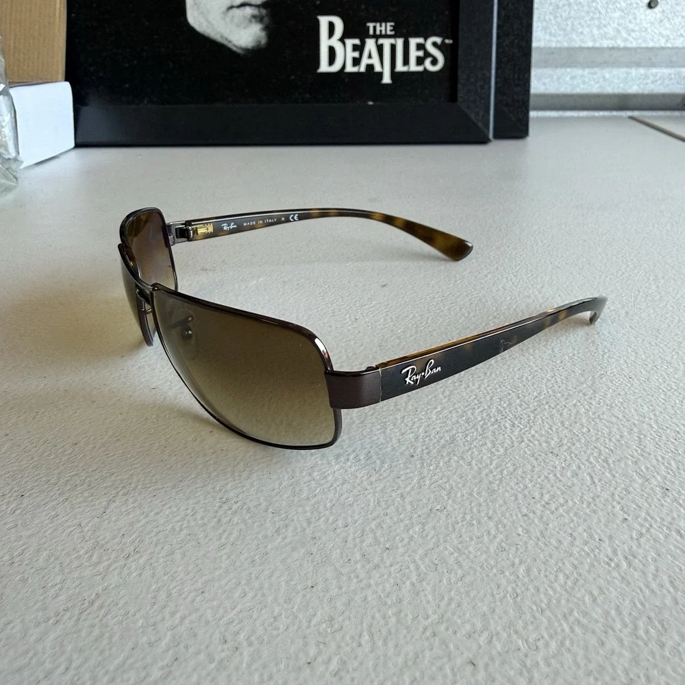 Ray-Ban RB3379 014 51  64-15-130‎ Sunglasses RARE Made In Italy